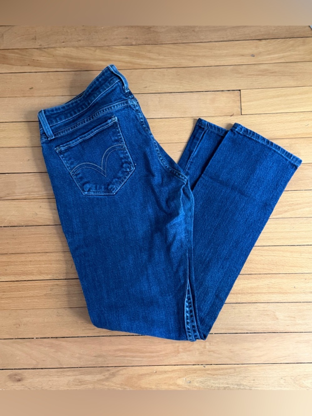 Juniors Levi’s 524 Straight Leg Jeans - Medium Wash - 11M